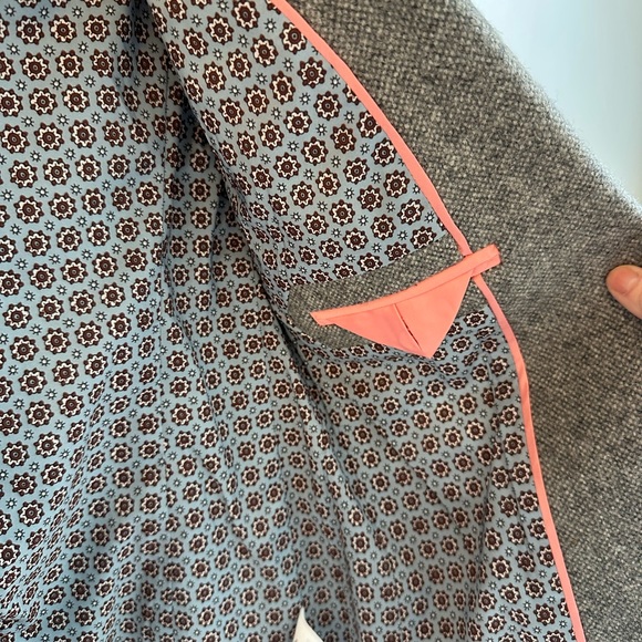 J. Crew Gray Blazer with Notched Lapels and Tailored Fit - Picture 5 of 9